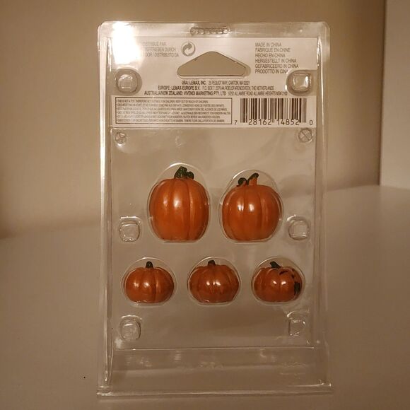 LEMAX SPOOKY TOWN 2017 Orange Happy Pumpkin Family of 5 New #14852 - Picture 2 of 11